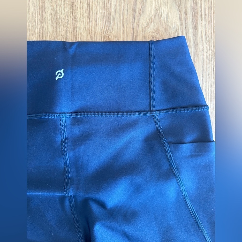 Peloton Navy Blue High-Rise Rib Insert Pocket Legging - Size Small - Picture 7 of 9